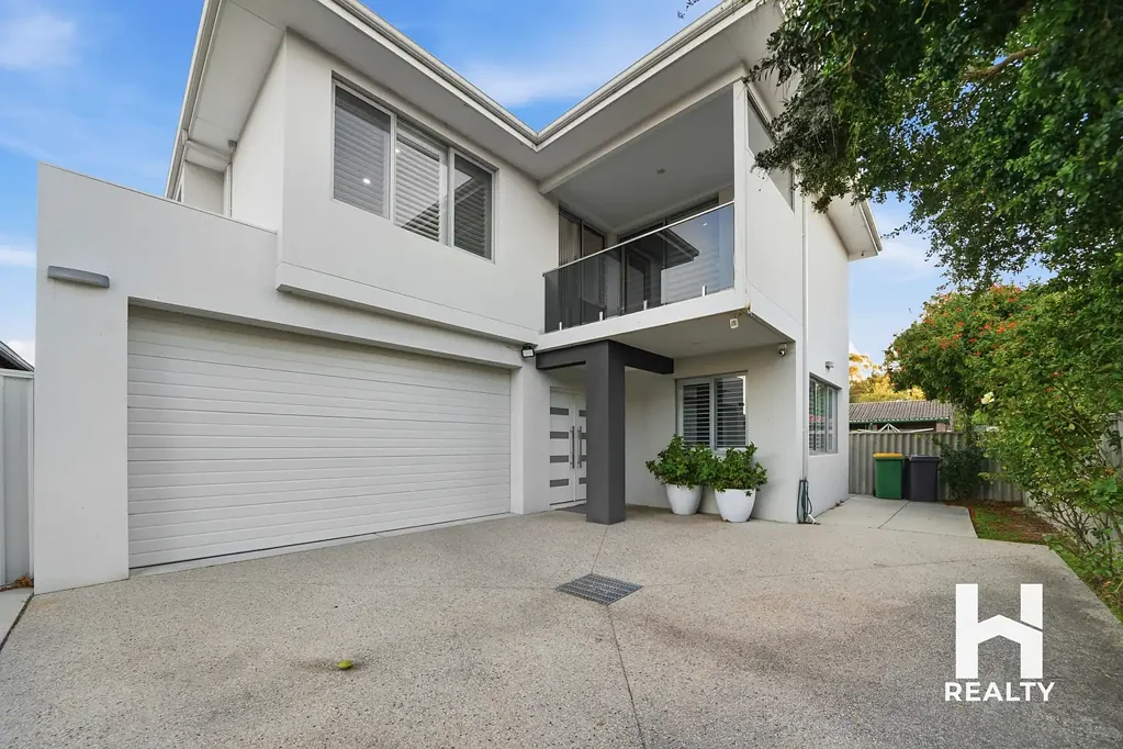 Kenwick 8ਬੈੱਡਰੂਮ 2 Homes, 1 Title - High Yield Investment Opportunity!