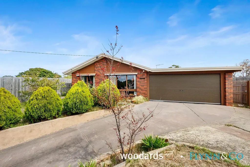 Capel Sound 3房  Prime 930sqm Coastal Opportunity – Endless Potential Moments to the Beach