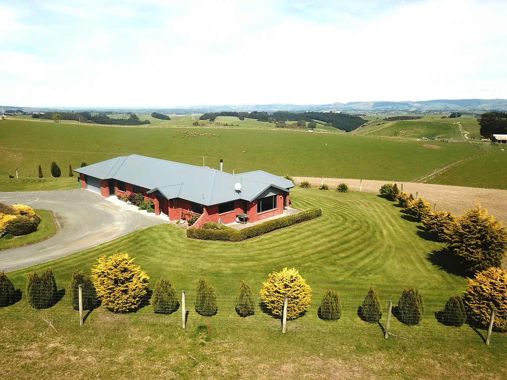 Balclutha  Deer/velvet production unit - 195.83 ha