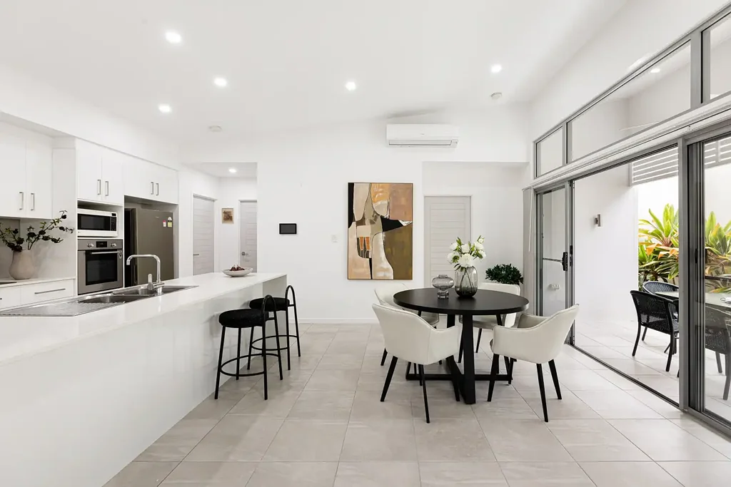 Forest Glen 3ਬੈੱਡਰੂਮ Call Today For a Private Inspection at Your Convenience