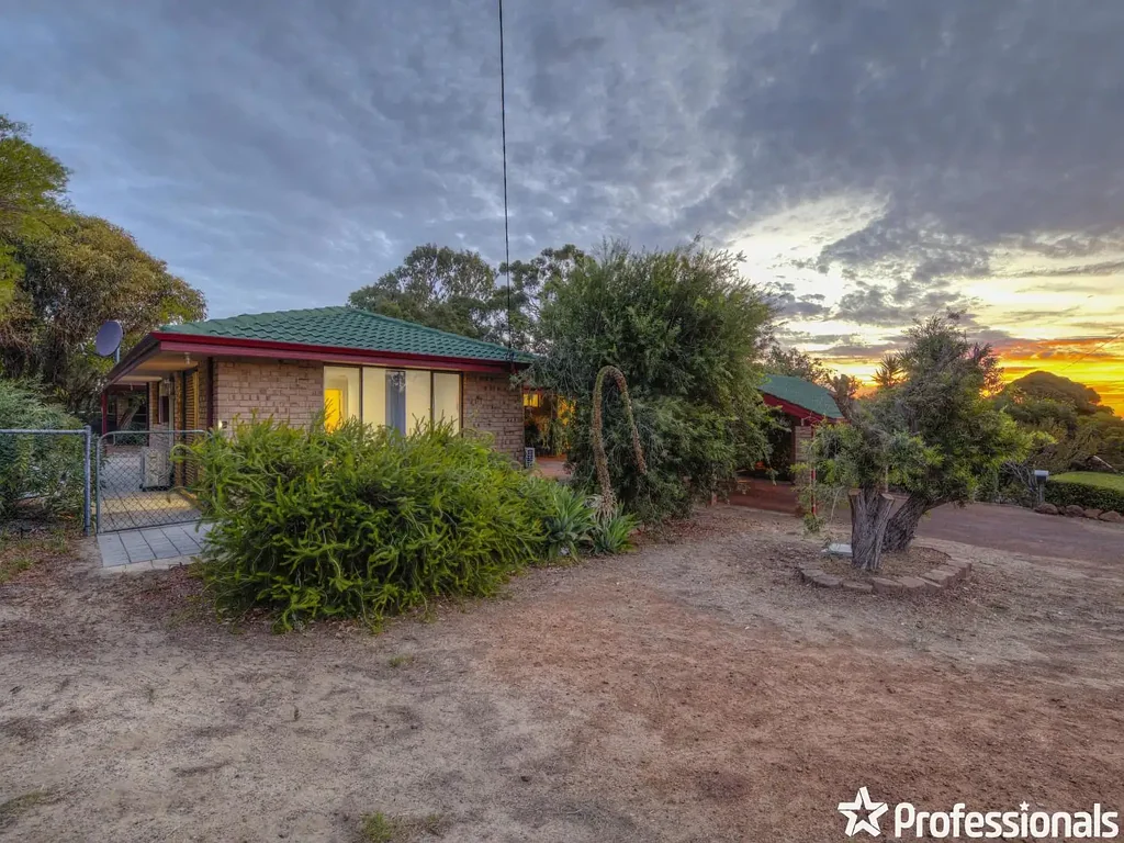1 Armour Way, Lesmurdie, WA 6076