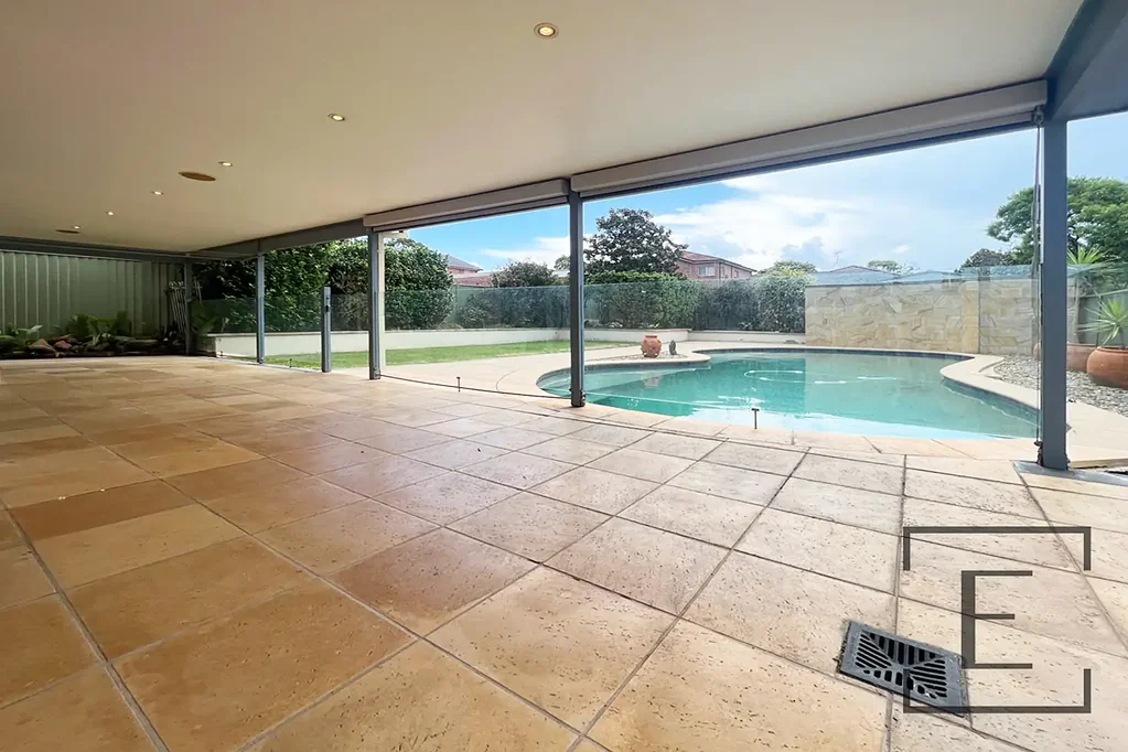 Spacious family home + pool in the heart of Concord!