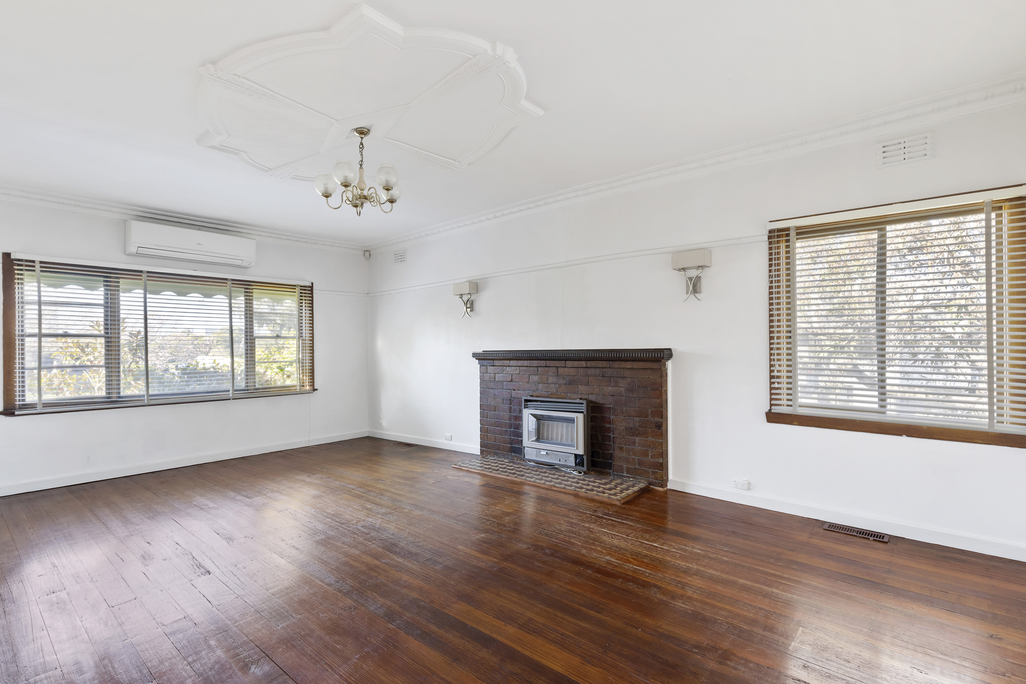 12 PENTLAND ST, ASCOT VALE VIC 3032, 0 Kuwarto, 0 Banyo, House