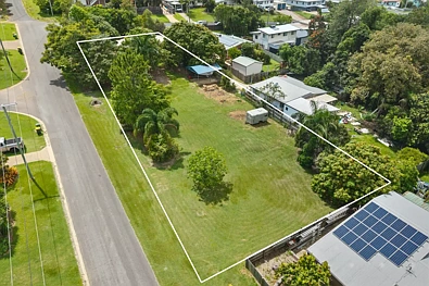 Yeppoon 2chambre Development Potential with Coastal Living on a Large 2023m² Allotment!