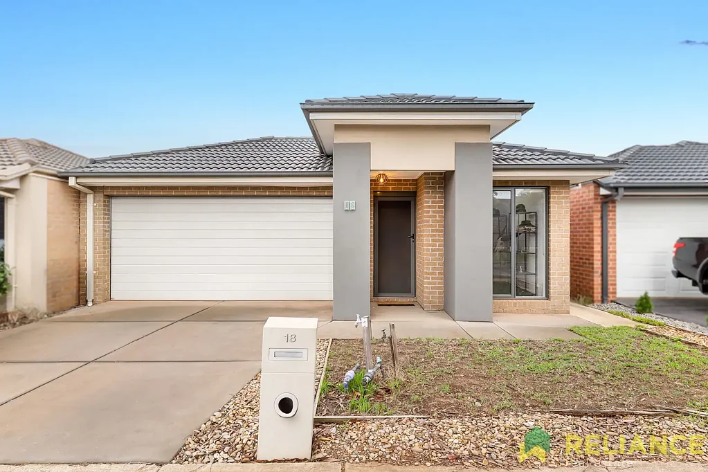 18 Fulham Crescent, Thornhill Park, VIC 3335