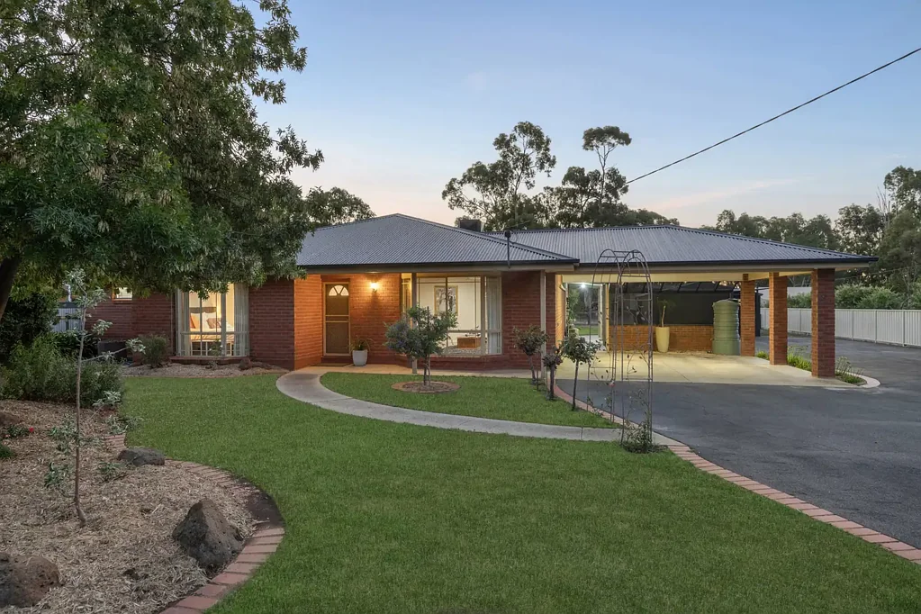 80 Strickland Street, Ascot, VIC 3551