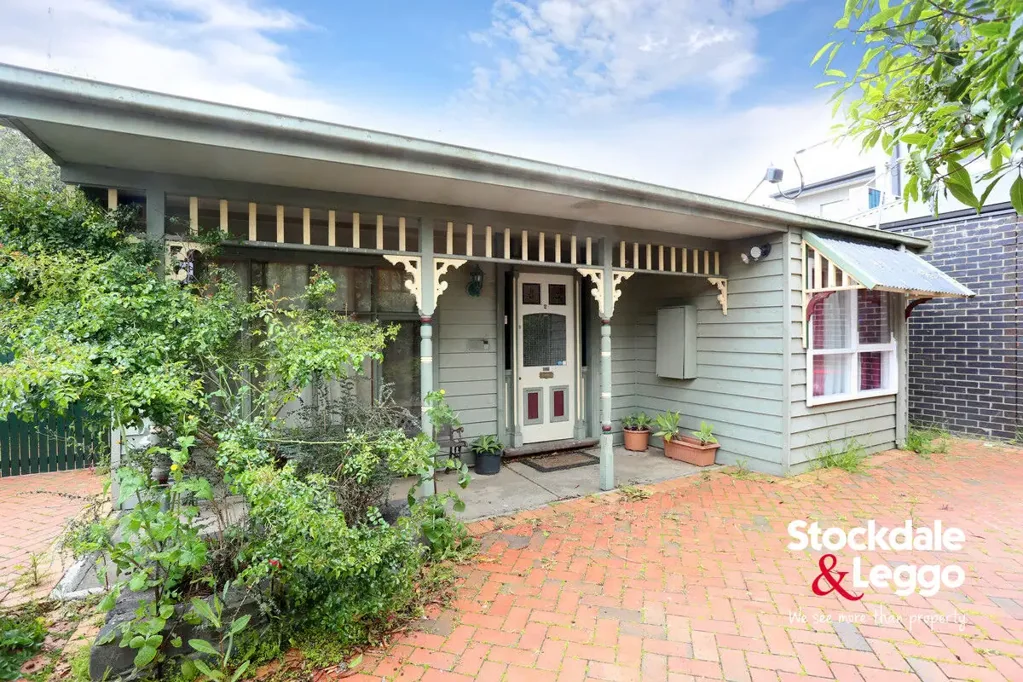 Ideal Family Living – Convenient Location!