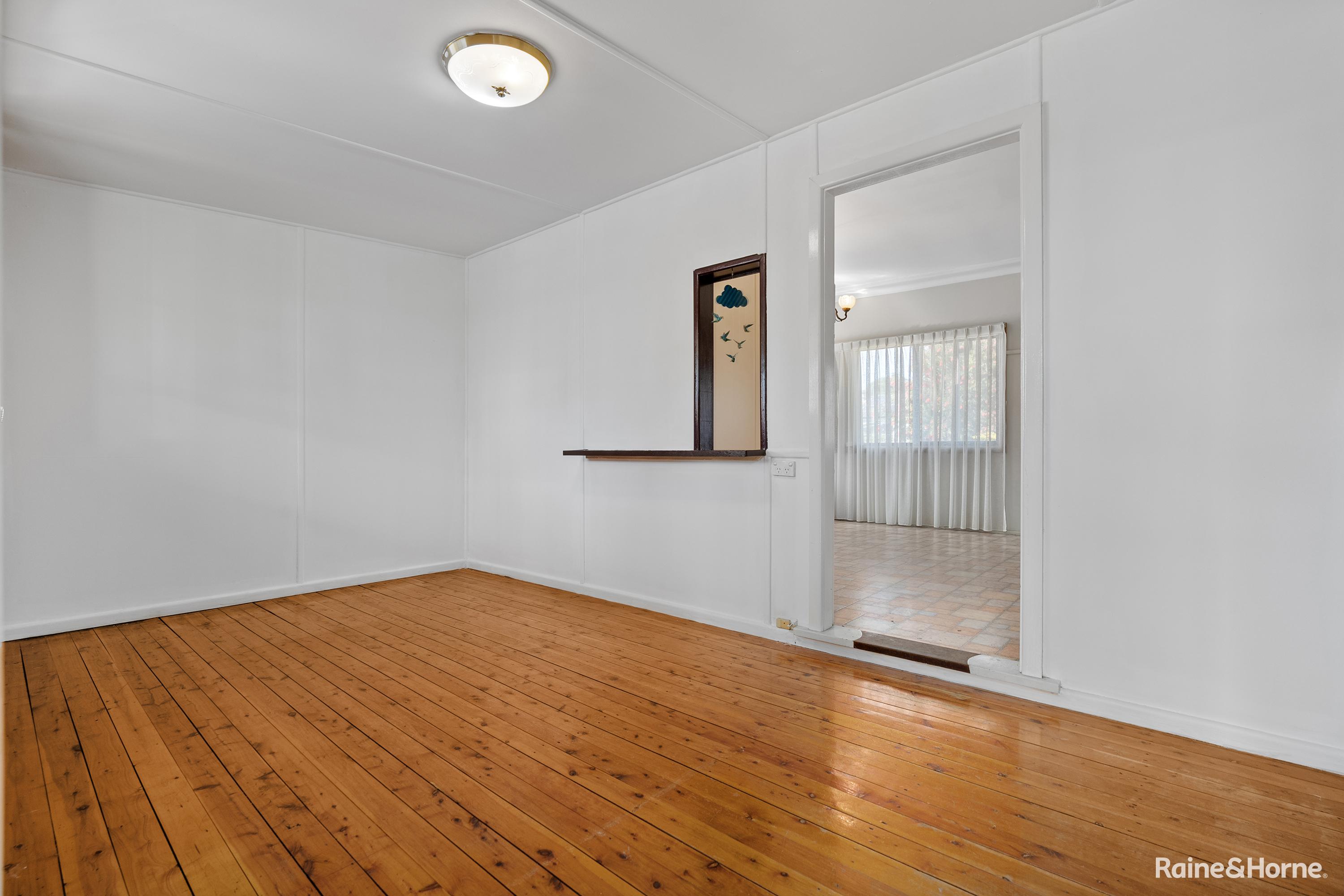 8 ALLENBY ST, CANLEY HEIGHTS NSW 2166, 0 chambres, 0 salles de bain, House