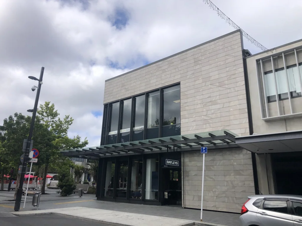 Westgate Top Quality Space in Great Location