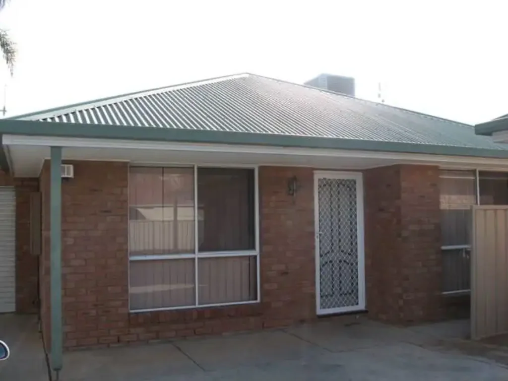 Excellent 2 BR Unit in Great Location