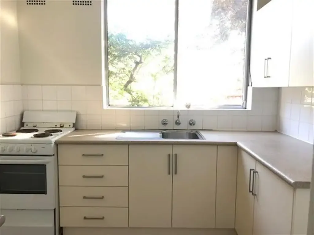 BRIGHT & AIRY 2 BEDROOM APARTMENT