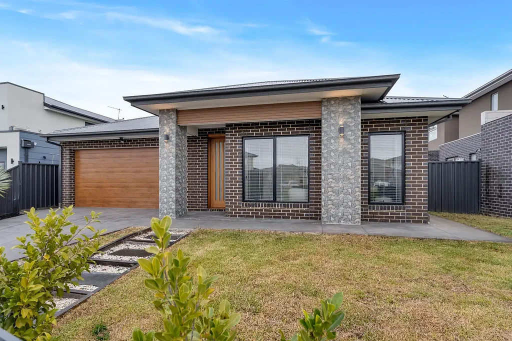 42 Arena Avenue, Roxburgh Park, VIC 3064