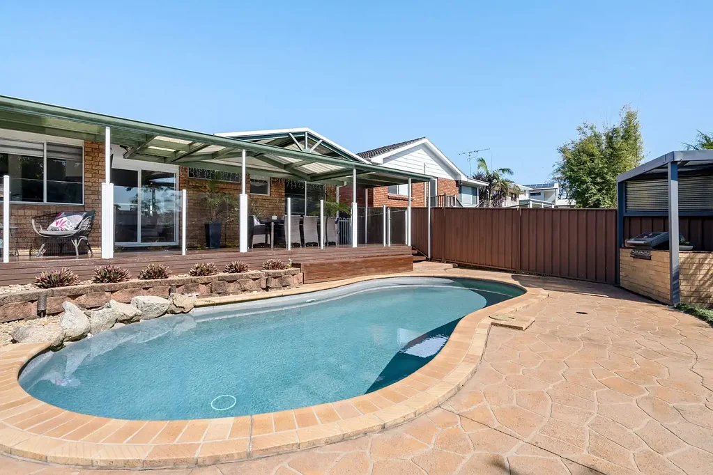 Figtree 3બેડરૂમ Relax poolside in this stylish family home