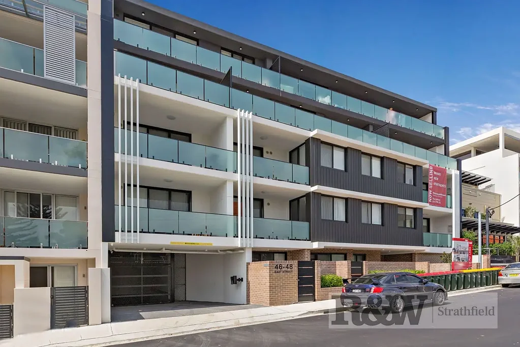 BRIGHT & CONVENIENT 1-BEDROOM IN THE HEART OF FIVE DOCK!