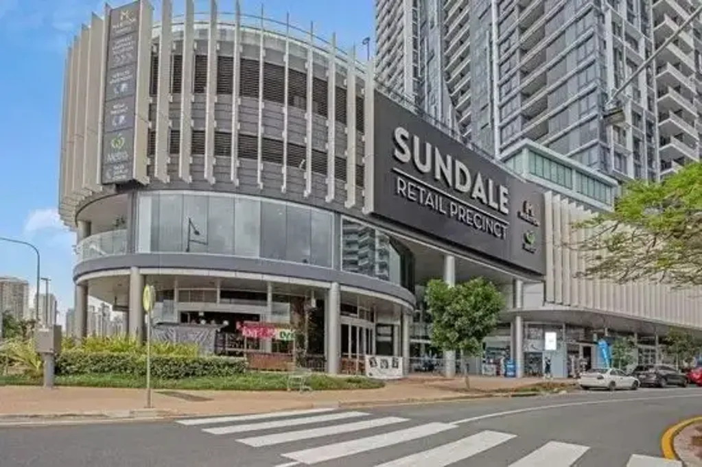 Modern 3-Bedroom FURNISHED Apartment | Southport CBD