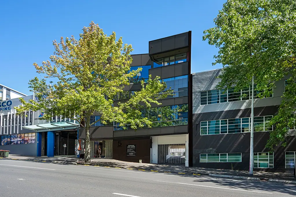 Auckland Central Full floor office with parking and fit-out