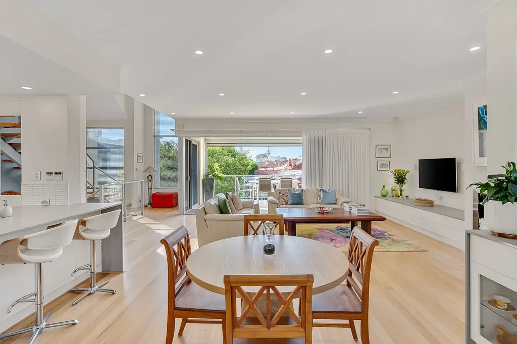 Perth 3房  Architectural Aspiration: Sophisticated Urban Living