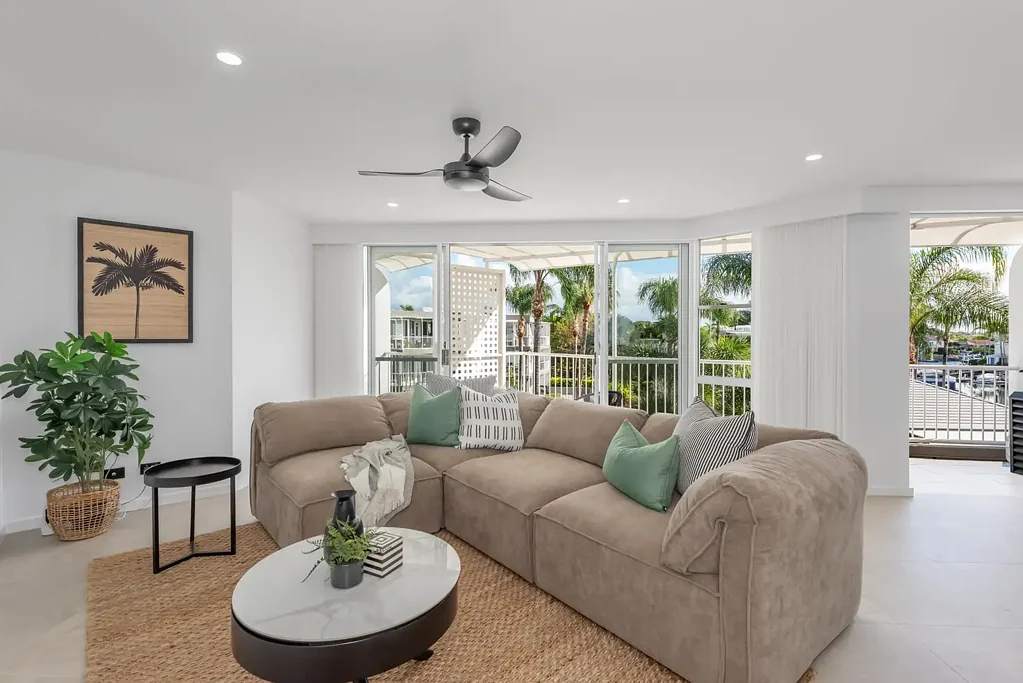 Runaway Bay 3部屋 Rare Top-Floor End Apartment - Fully Renovated 3-Bedroom Home