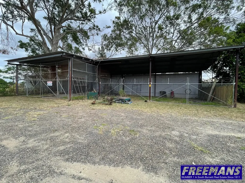 Nanango 大型棚屋 11千升油罐 地下储油 电力连接 工业用地 通道便捷 Industrial Land with Shed & Security Fencing