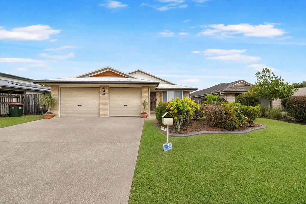 Marian 4 Bedroom Beautifully Refreshed Family Home with Powered Shed & Side Access