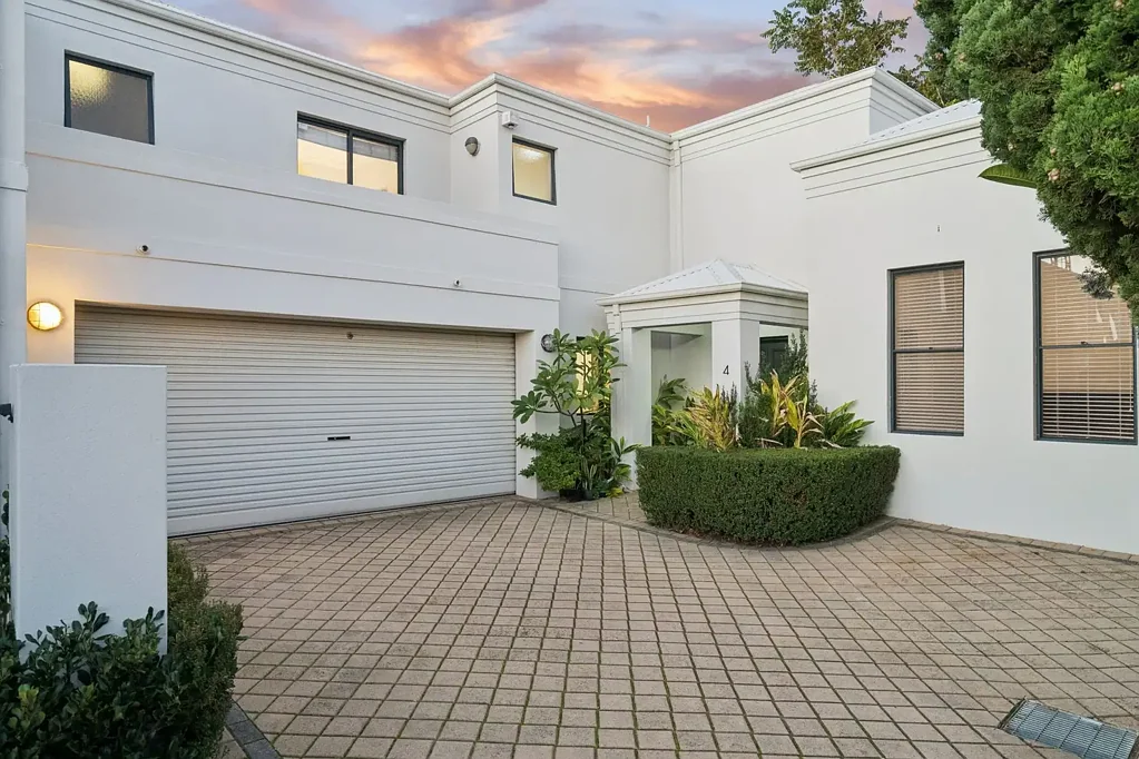Como 3 Bedroom A CLASS ACT – TIMELESS STYLE – PRIME LOCATION