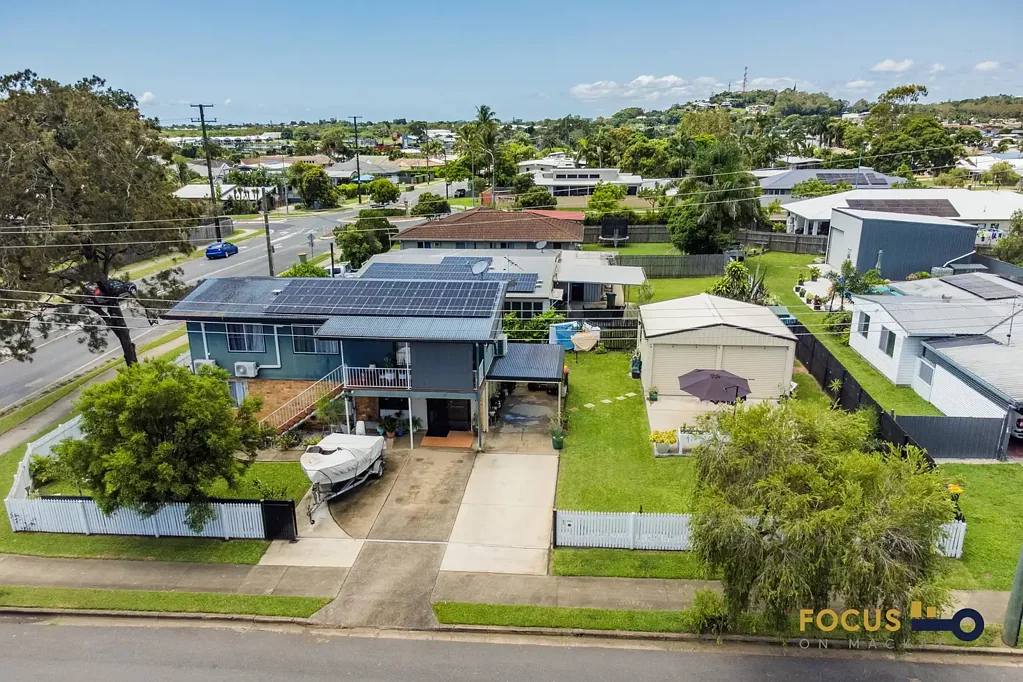 1 Holmes Drive, Beaconsfield, QLD 4740