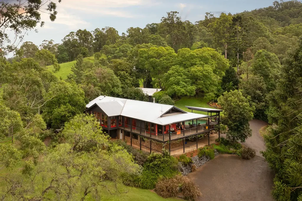 153 Jones Road, Brookfield, QLD 4069