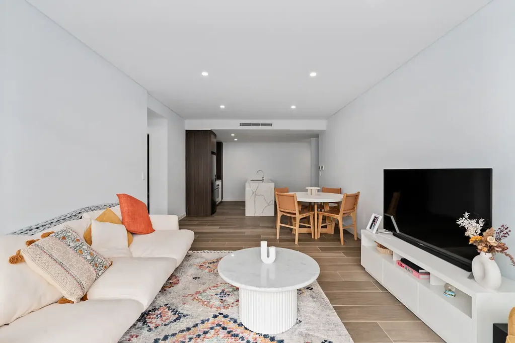 Schofields 2कमरा Spacious, Stylish & Exceptionally Located ALAND Built Apartment!