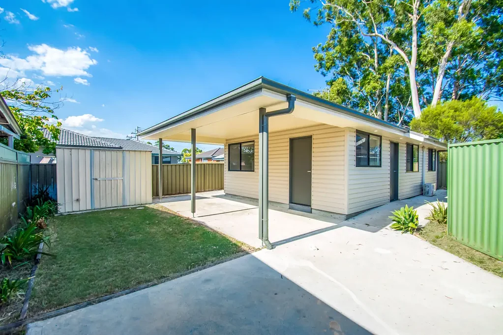 Modern Granny Flat with Secure Parking