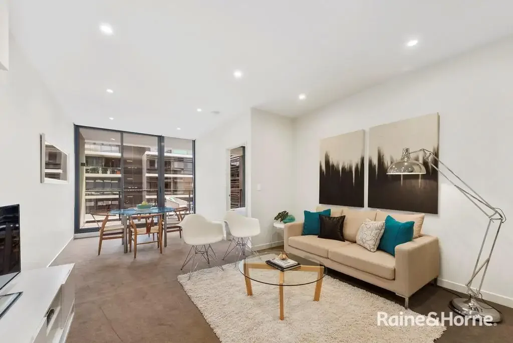 Immaculate Apartment With Parking