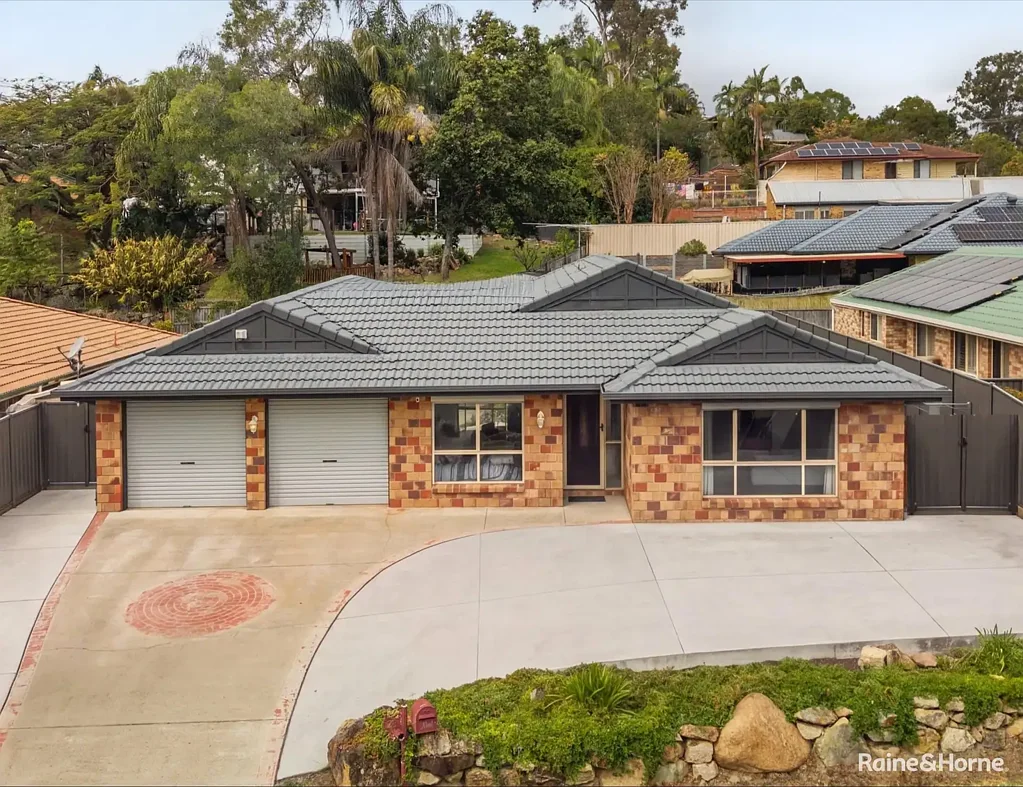 Albany Creek 5 Slaapkamer Spacious Family Living with Pool, Flexibility & Exceptional Vehicle Accommodation