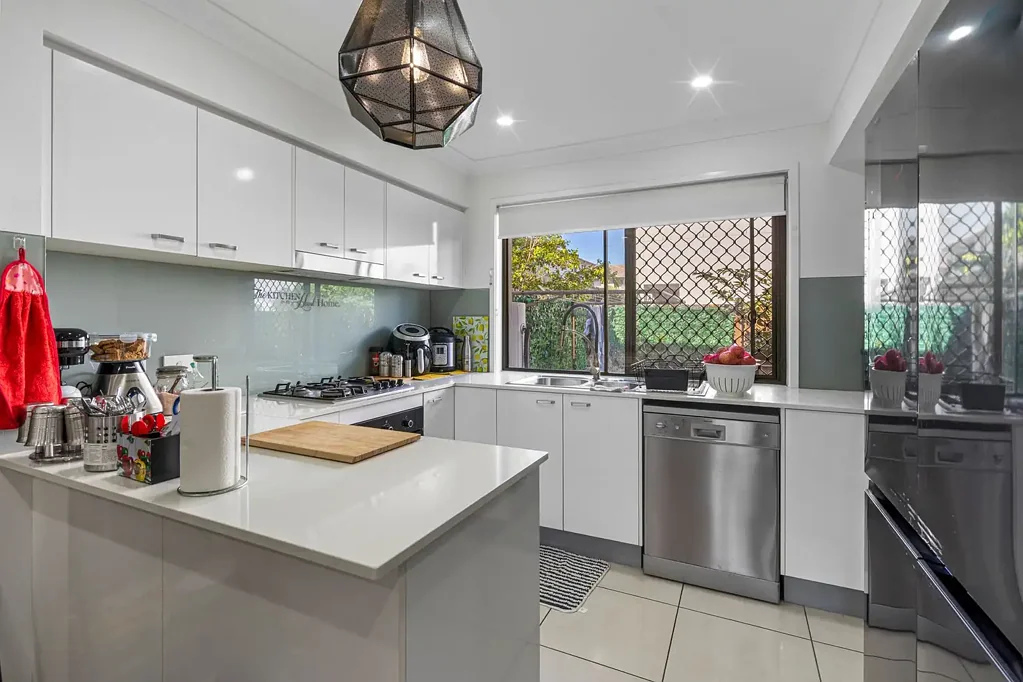 Richlands 3 Bedroom Modern Corner Position with Space, Style & Lifestyle Appeal