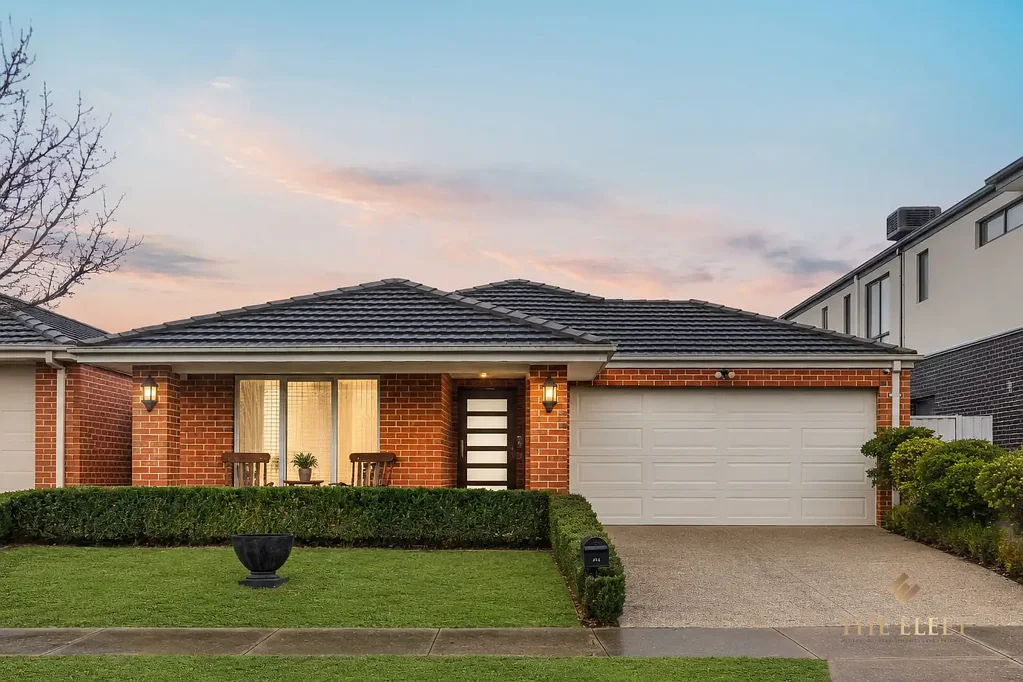 Truganina 4 Bedroom Parkside Family Excellence in a Prestigious School Precinct!