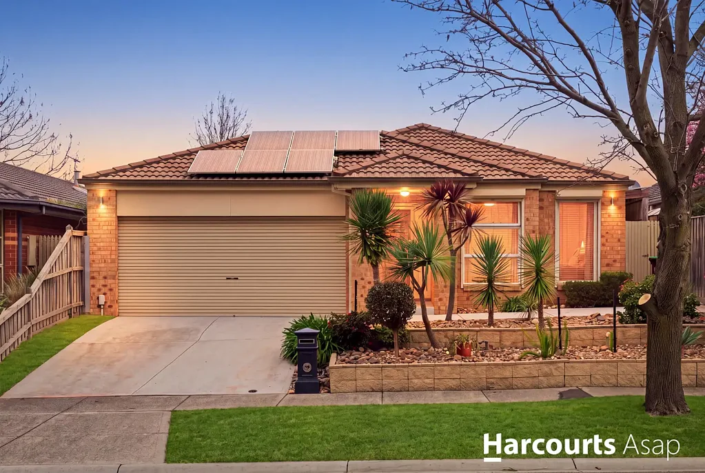 Cranbourne North 3房 适合家庭居住，随时可供娱乐，正等待您的到来！ Family-Friendly, Entertainer-Ready & Just Waiting for You!