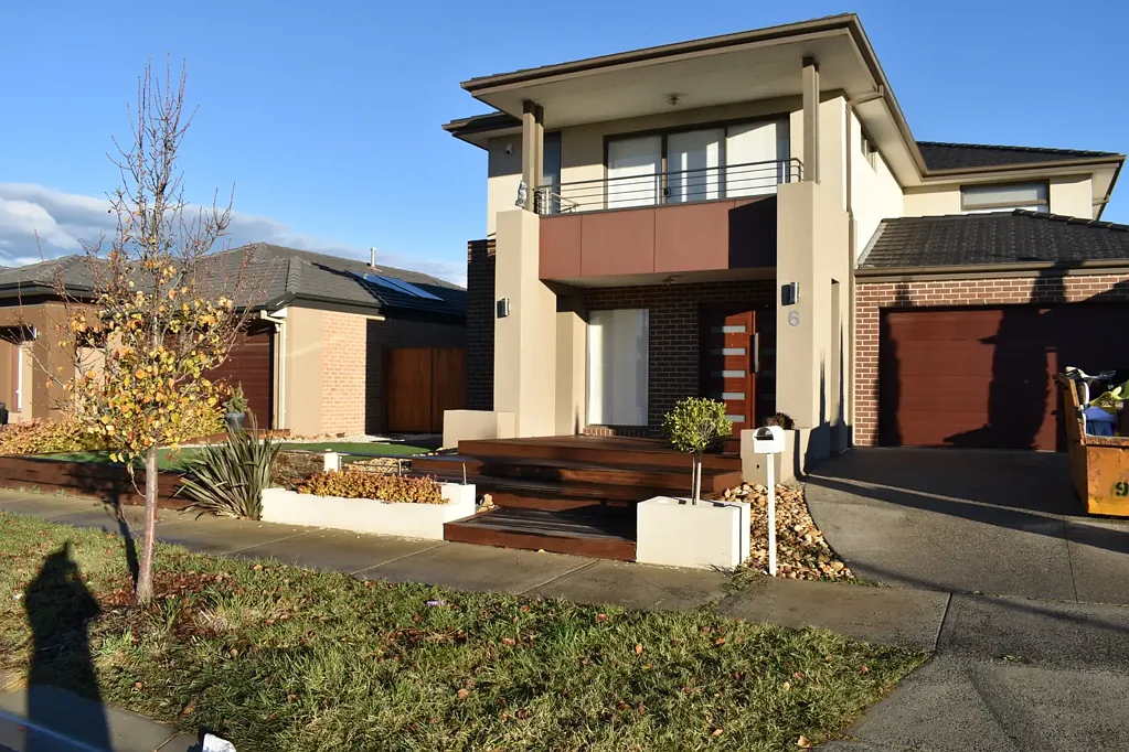 Elegant Family Home in an Enviable Location...!!!