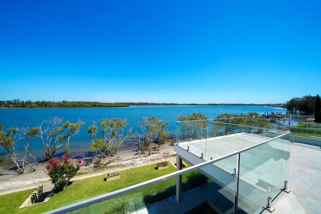 Port Macquarie 5 Slaapkamer Luxuriously Appointed Residence – Breathtaking Views