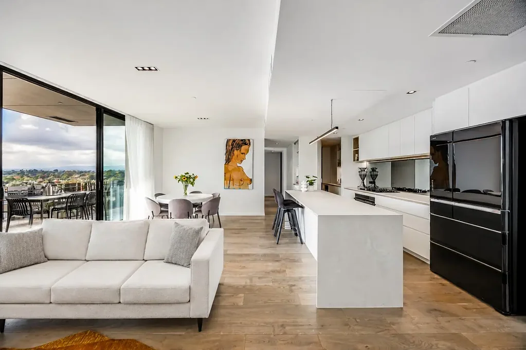 Norwood 3 Bedroom A Rare North-Facing Top Floor Residence of Exceptional Quality
