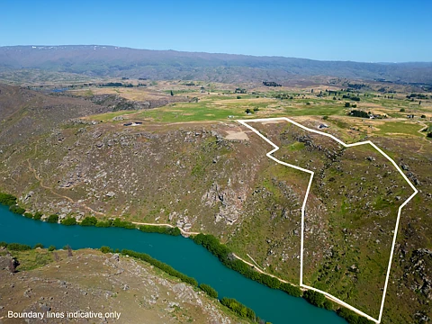 Alexandra  Land with panoramic views, ready to build on