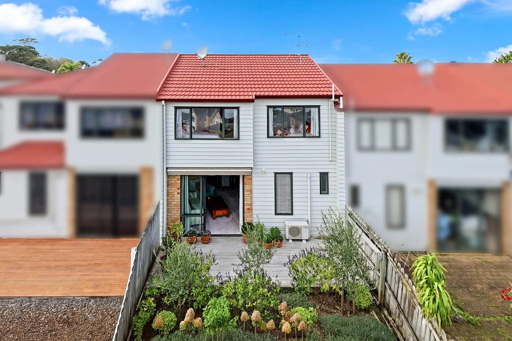 Oteha 3침실 Elevated Living, Unbeatable Value