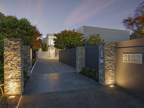 Fendalton 4房  Architectural streamside retreat