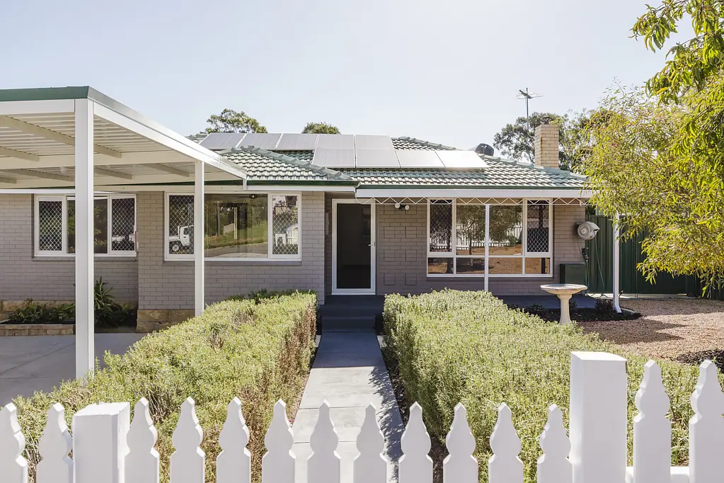 5 Russell Road, Greenmount, WA 6056