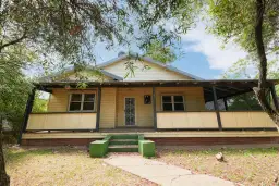 2 ELIZABETH ST, Parkes