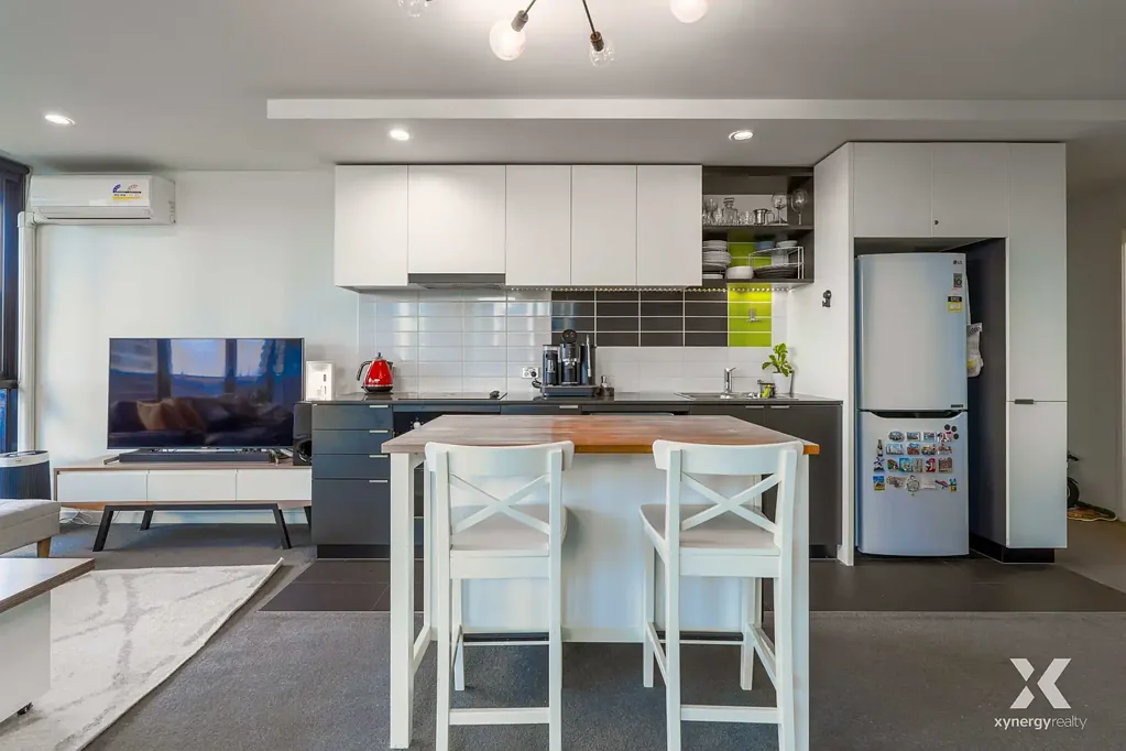 Stylish 2-Bedroom Corner Apartment with Harbour Views in Serrata