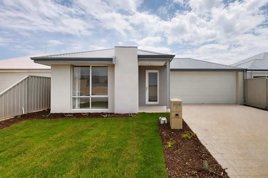 Alkimos 4Kwarto Modern Coastal Living with Space, Style & Everyday Convenience