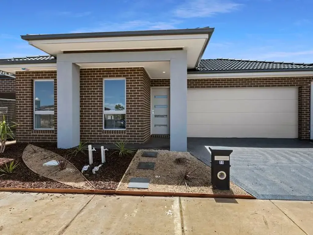Modern Family Living in the Heart of Point Cook