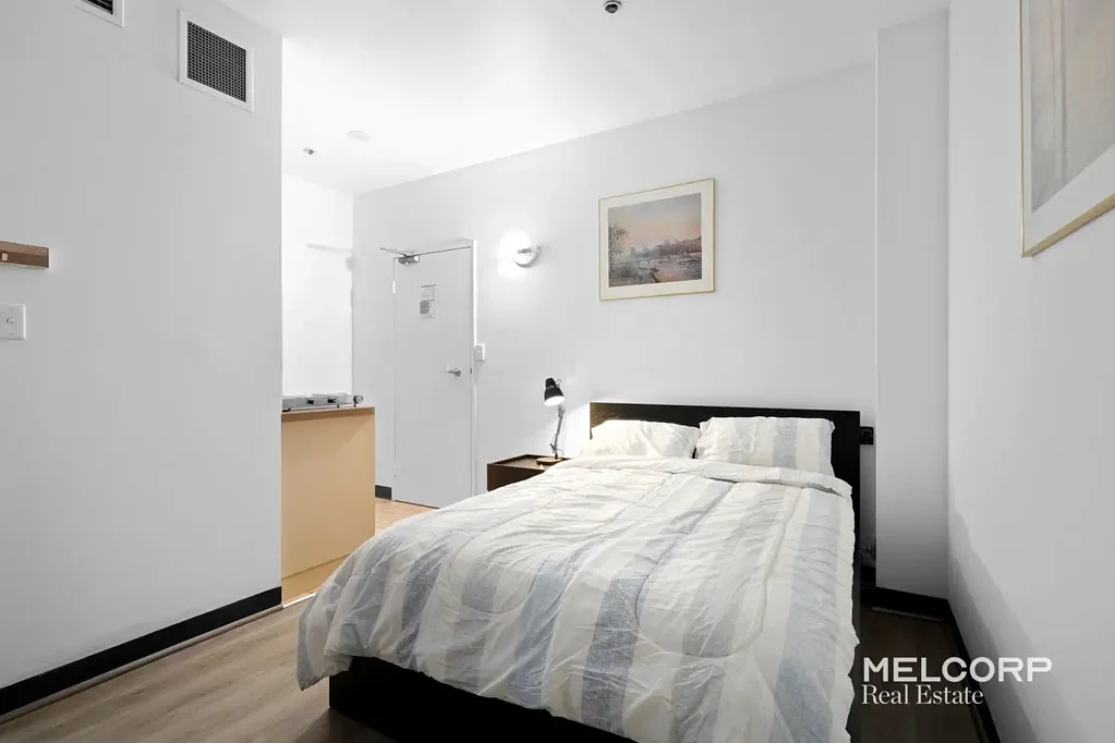 STUDIO APARTMENT IN THE CBD - FURNISHED