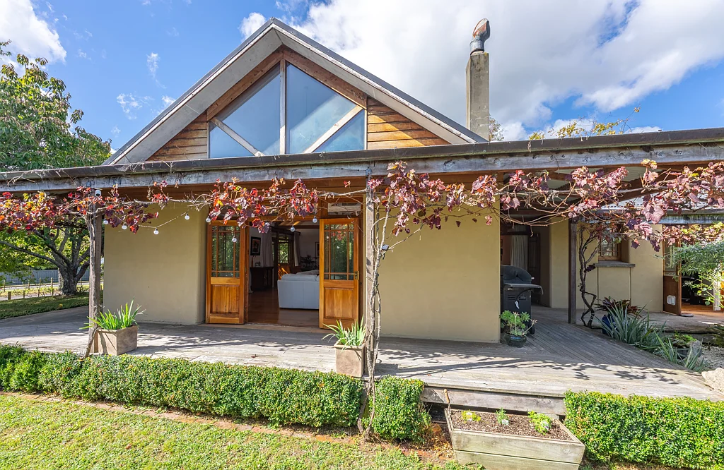 Paraparaumu 3房  Earth, Elegance & Beauty | Rammed Earth Sanctuary