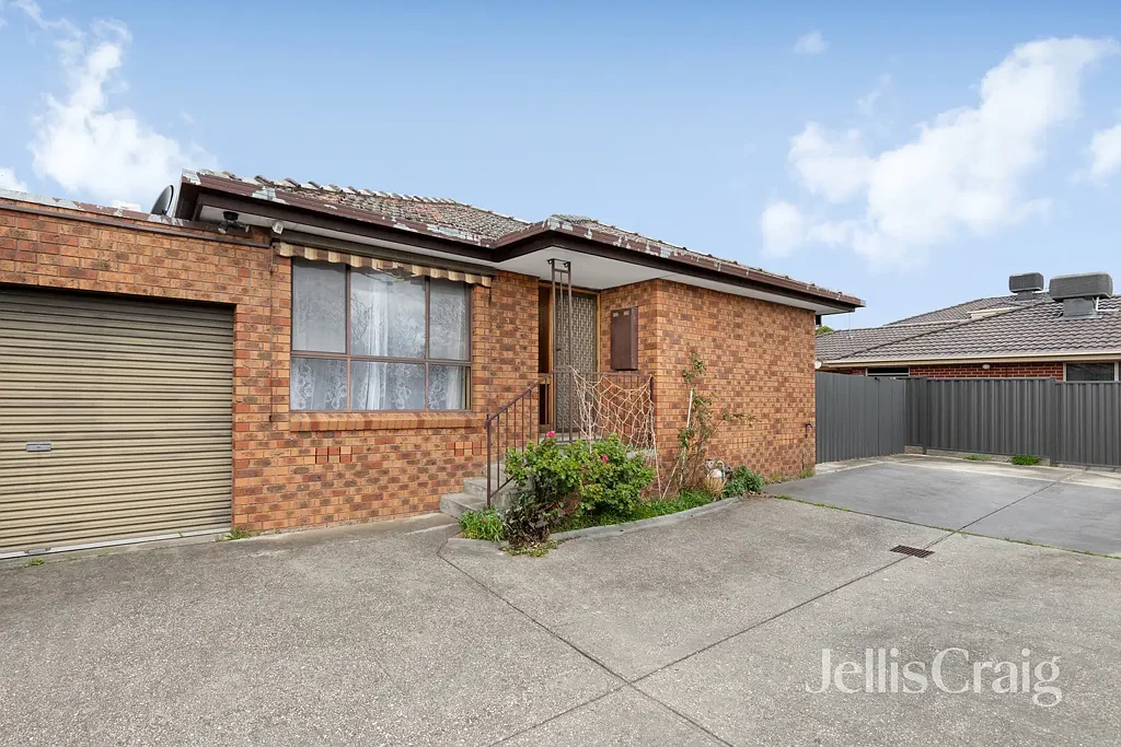 Bright & Spacious Single-Level Home in a Lifestyle Location