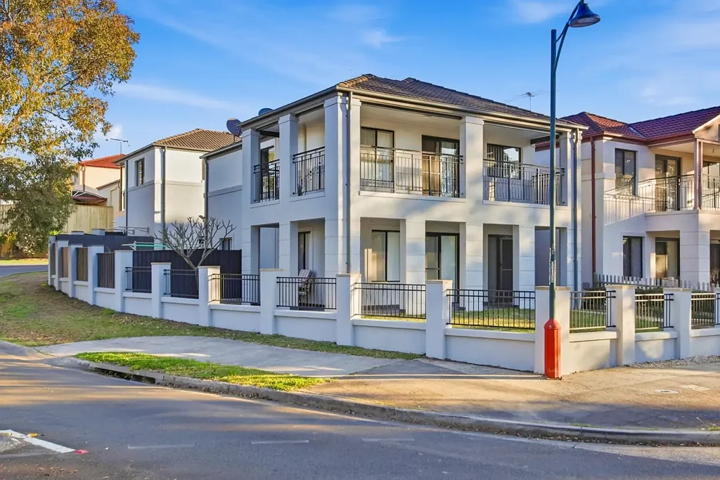West Hoxton 4कमरा Two Separate Homes on One Title!!