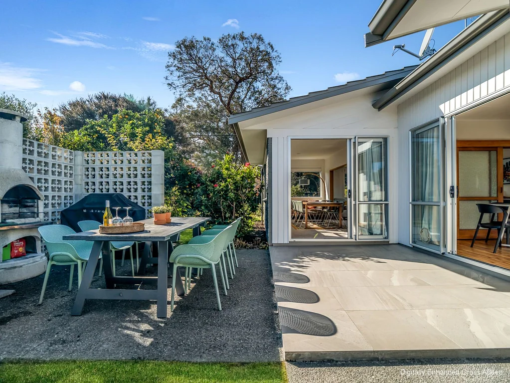 Frimley 3 Bedroom Vendors Are Committed Elsewhere — Act Quickly